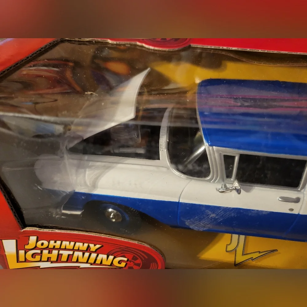 Johnny Lighting 1957 Ford Courier Sedan Delivery 1:24